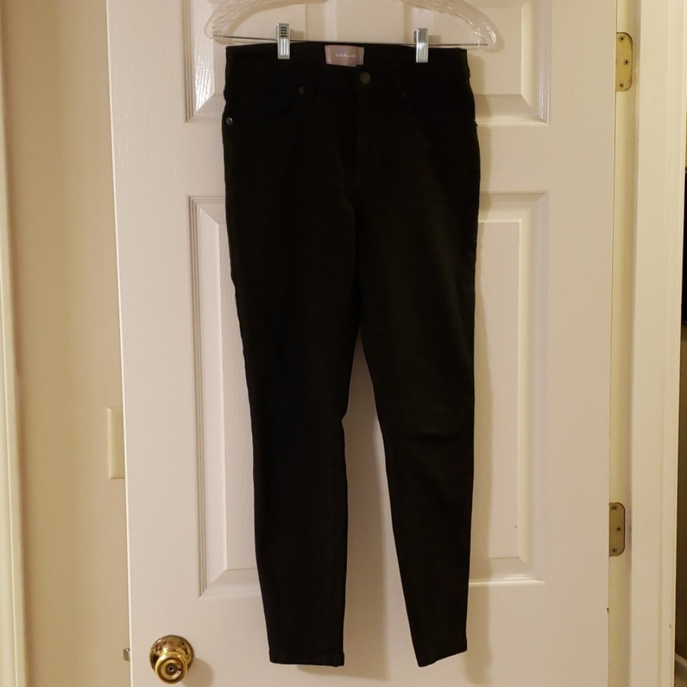 Everlane black authentic stretch ankle/shorter